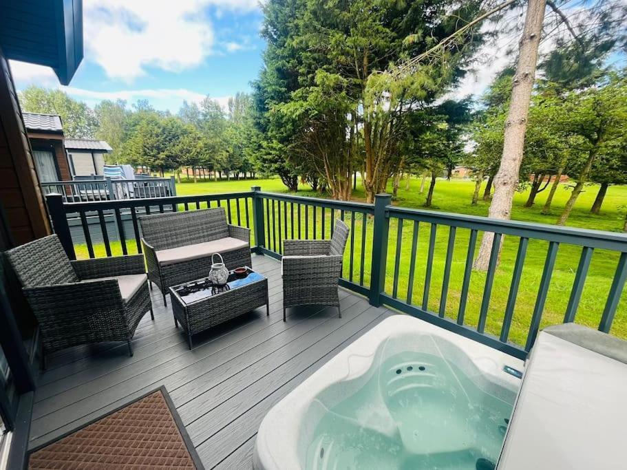 约克Hideaway Retreat With Hot Tub别墅 外观 照片